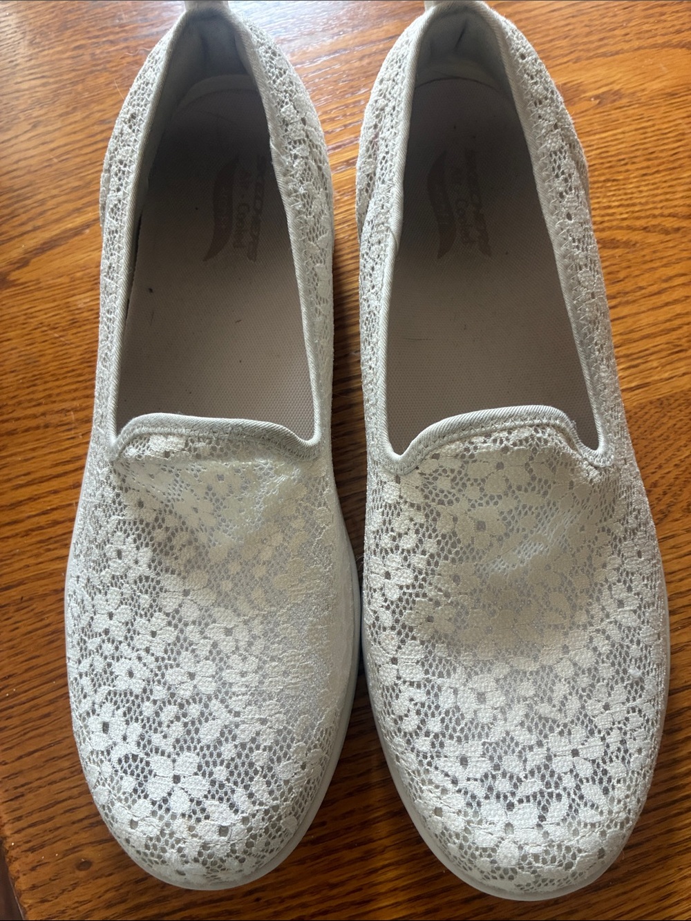 Skechers Arch Fit Women's Ivory Lace Slip-On Flats